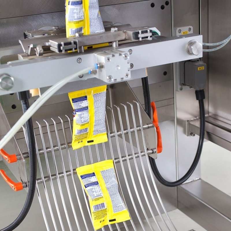 vffs-packaging-machine-discharge